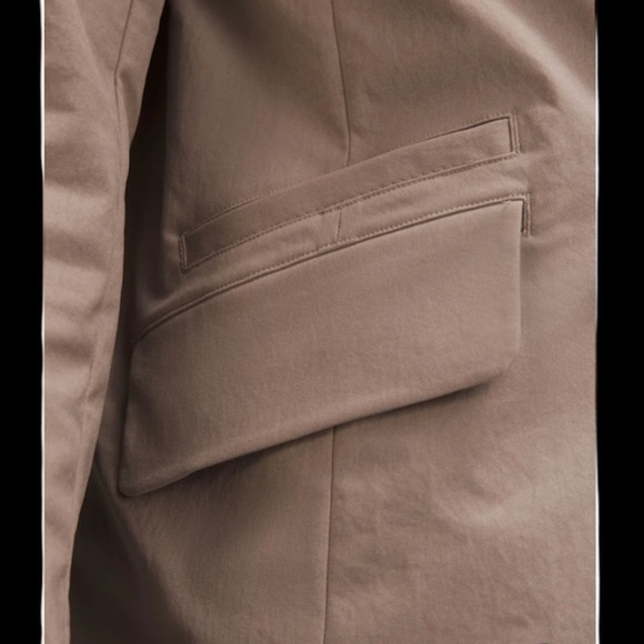 NWT Lululemon Relaxed-Fit Twill Blazer Taupetastic, Size Small - Picture 3 of 7